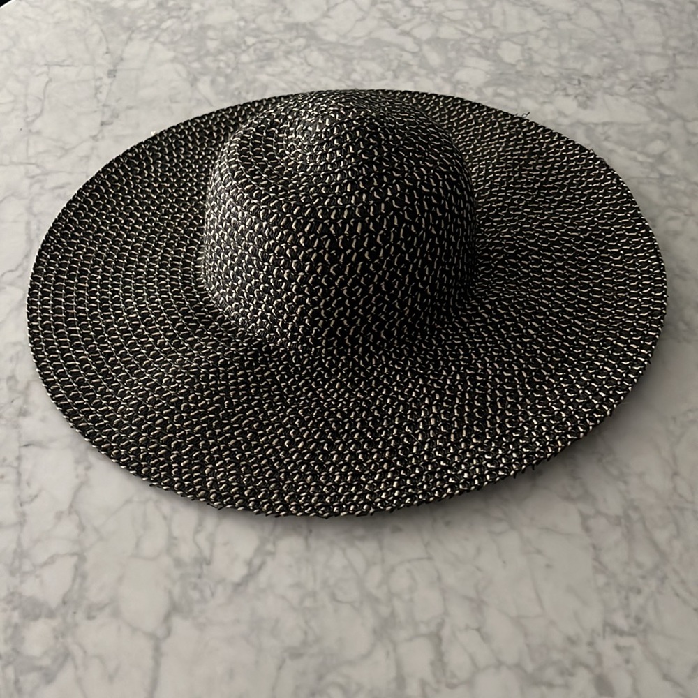 ❤️ BCBGMaxAzria Black Wide Brim Sun Hat Natural Straw Weave Floppy Beach